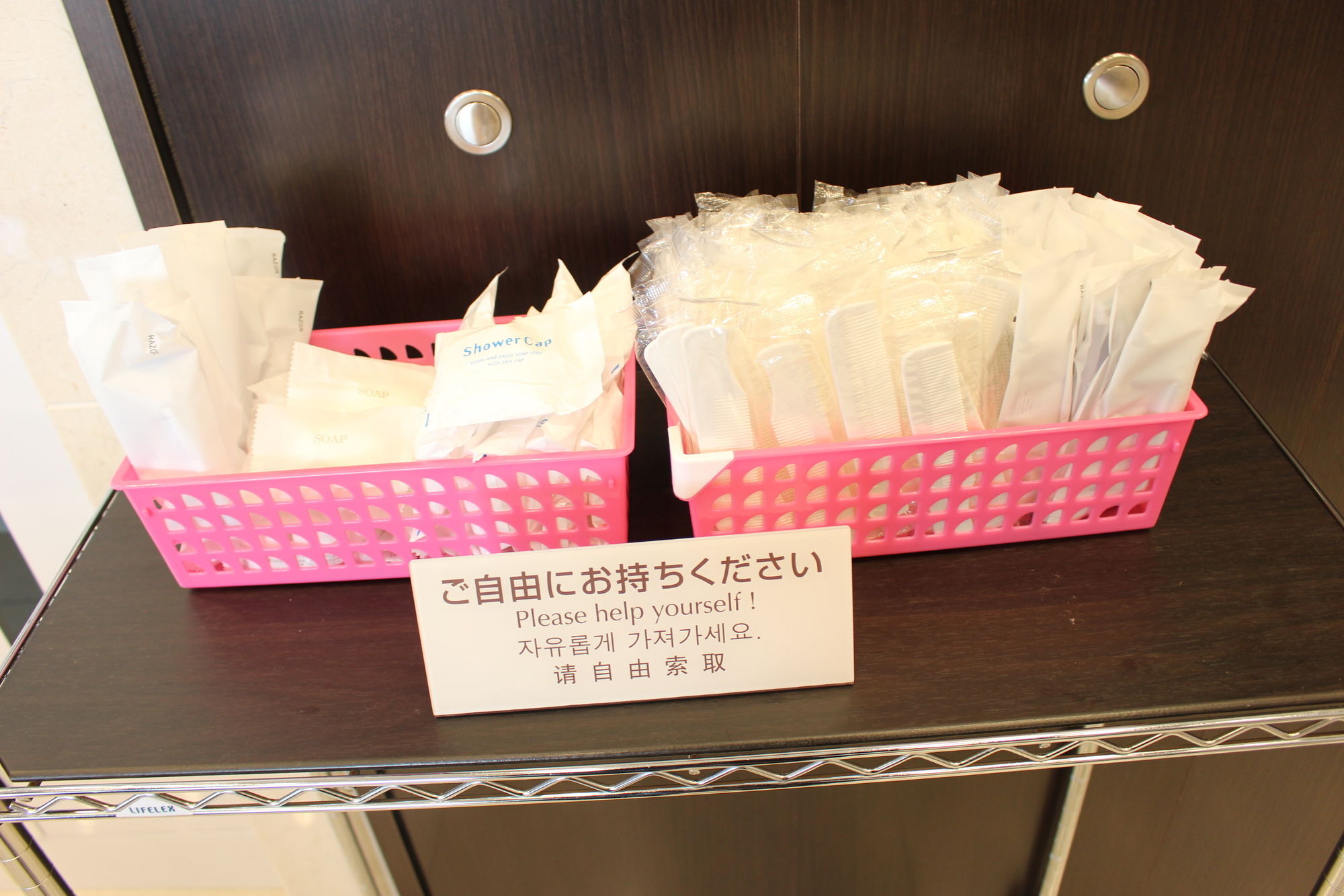 Toyoko Inn Tokyo Shinagawa-Eki Takanawa-Guchi מראה חיצוני תמונה